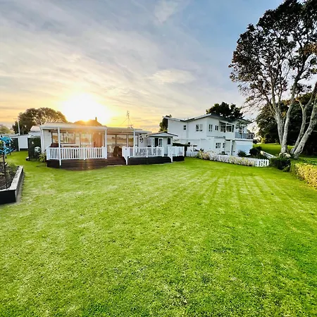 Monarch Cottage On The Estuary Athenree Exterior photo